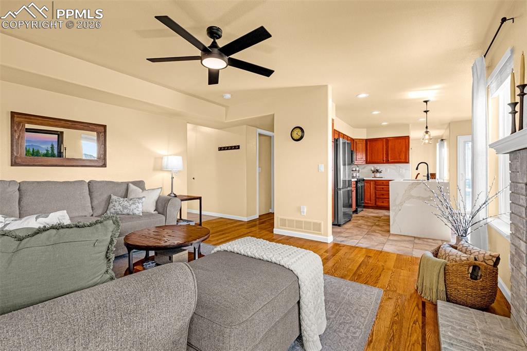 Image 7 of 41: Living Room