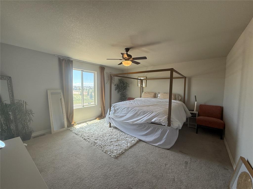 Image 10 of 18: Bedroom