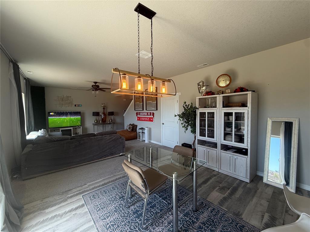 Image 5 of 18: Dining Area