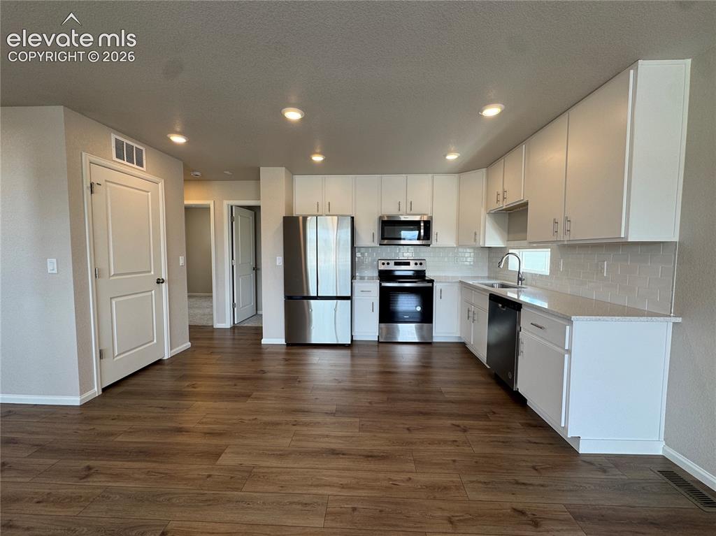 Image 2 of 16: Kitchen