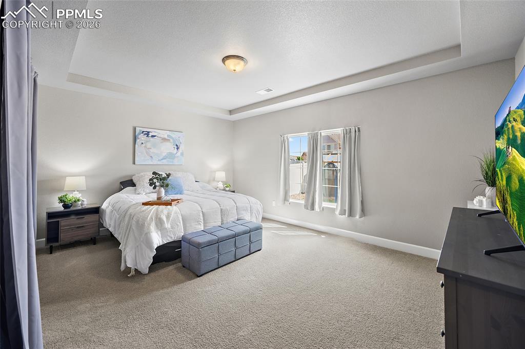 Image 16 of 42: Dining Area