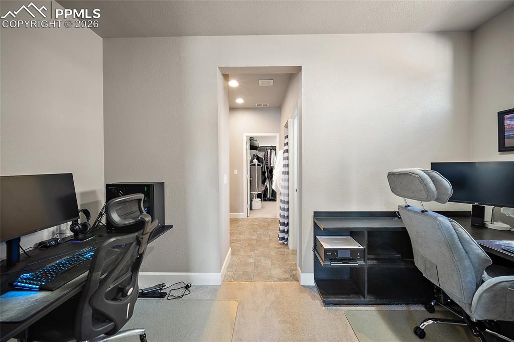 Image 18 of 42: Sitting Room