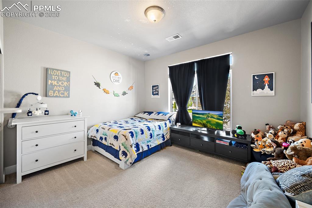 Image 26 of 42: Bedroom