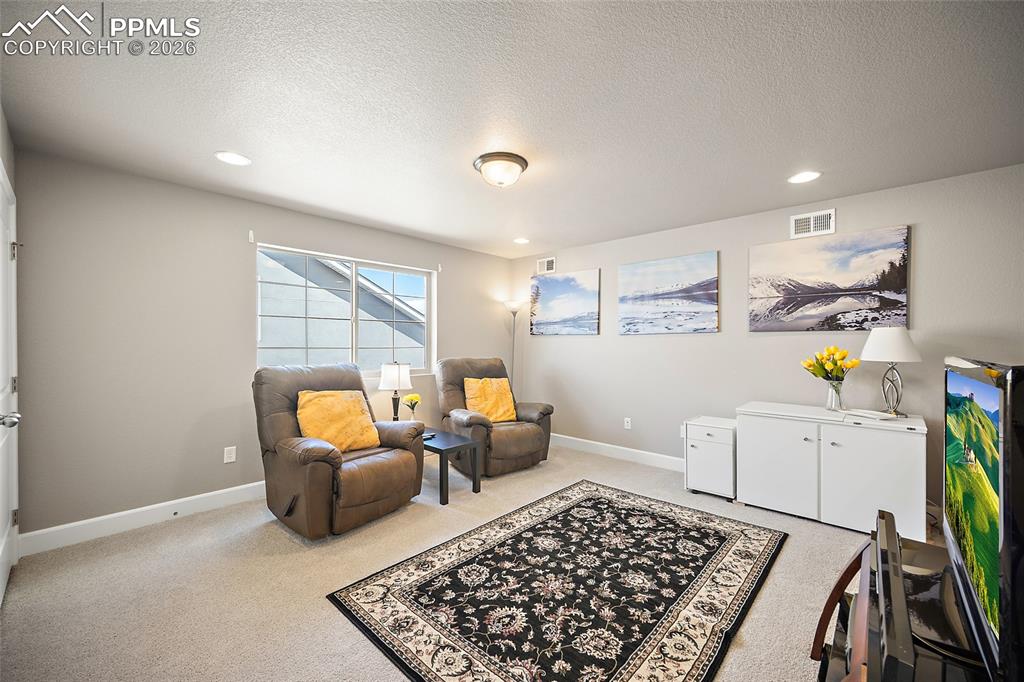 Image 28 of 42: Sitting Room