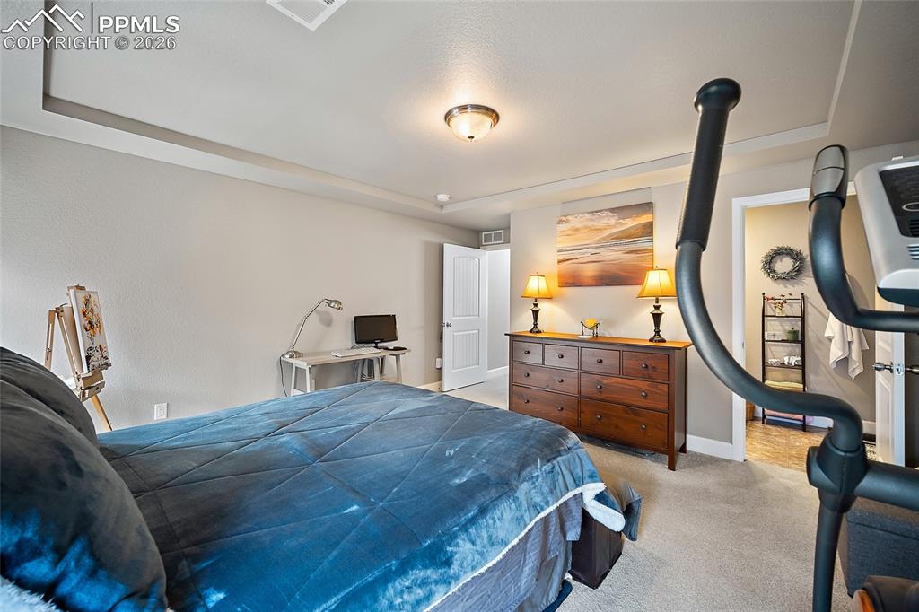 Image 32 of 42: Bedroom