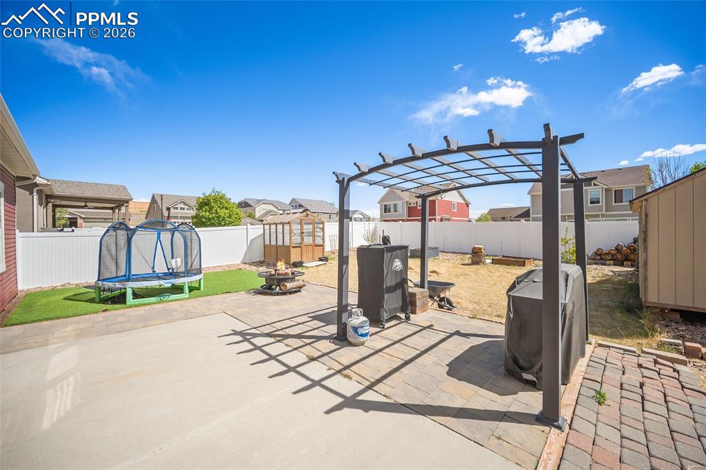 Image 37 of 42: Bathroom