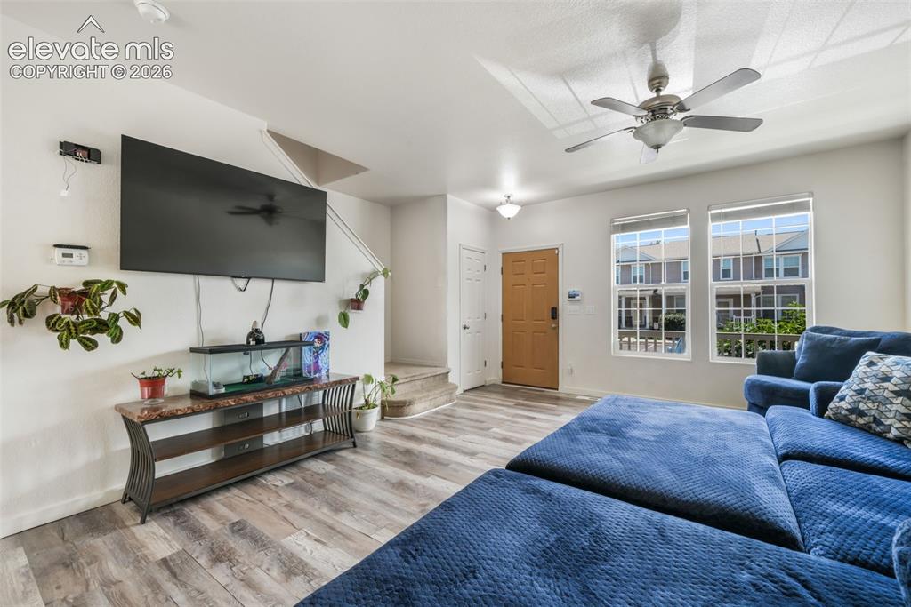 Image 10 of 50: Living Room