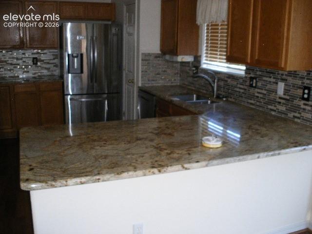 Image 17 of 44: Kitchen