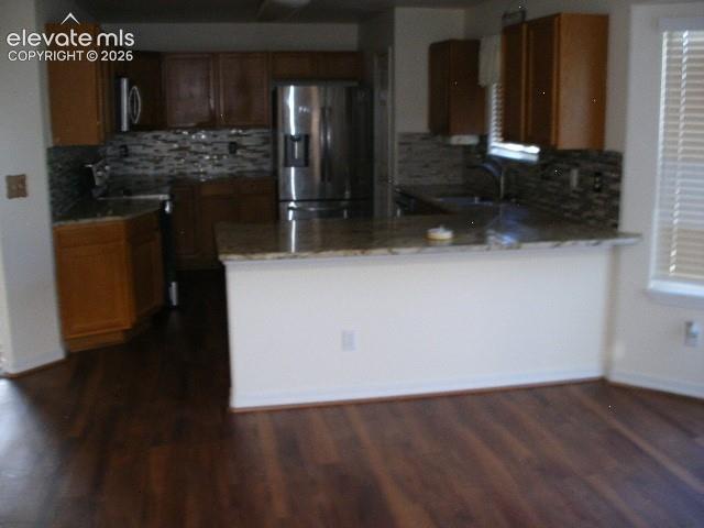 Image 18 of 44: Kitchen