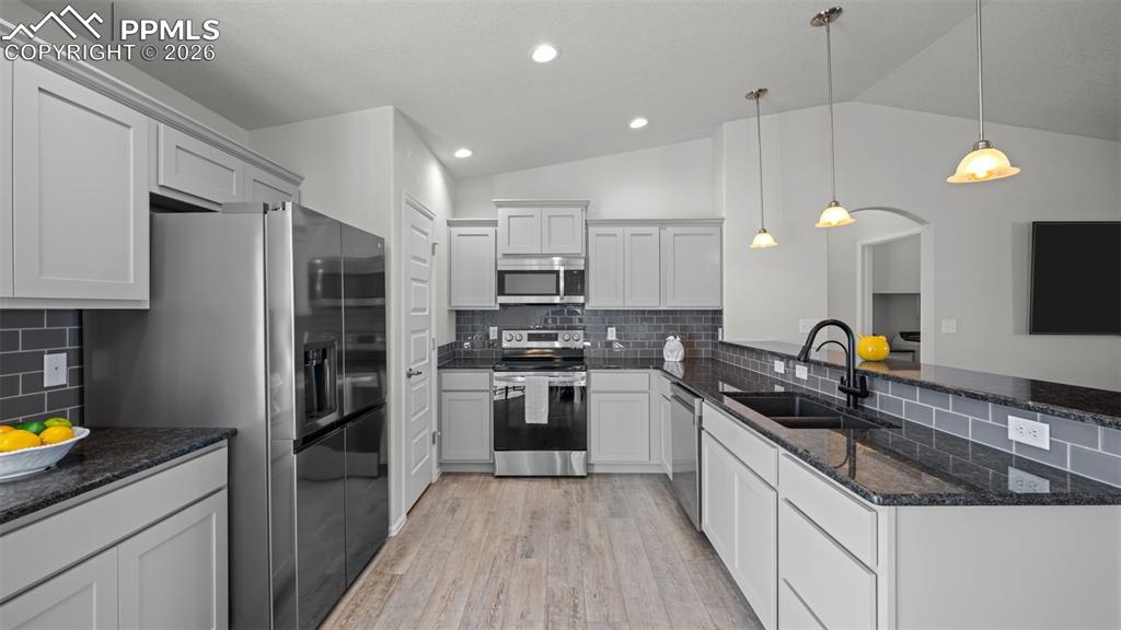 Image 10 of 35: Kitchen