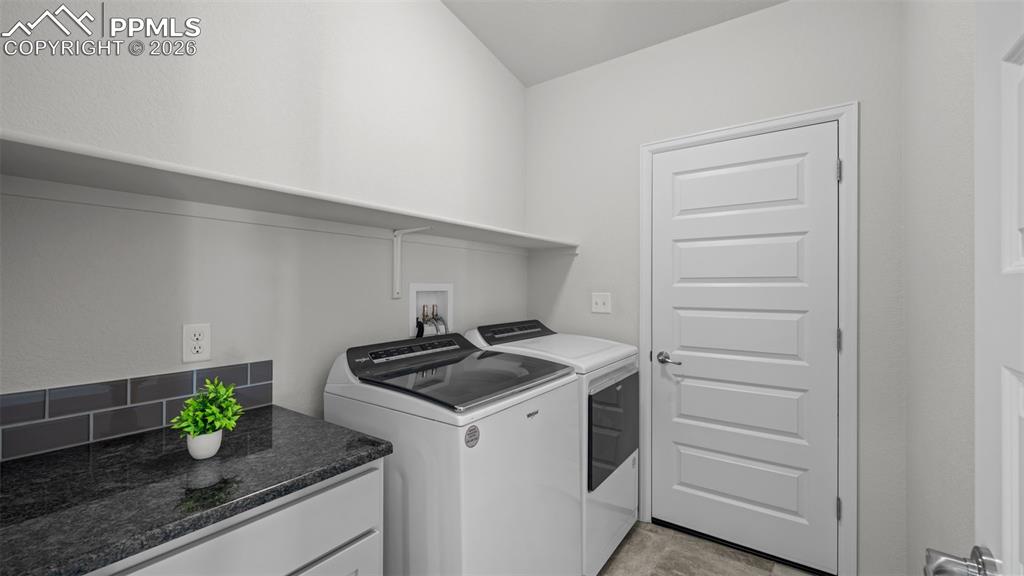 Image 17 of 35: Laundry