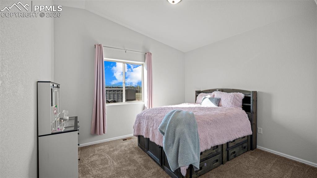 Image 18 of 35: Bedroom