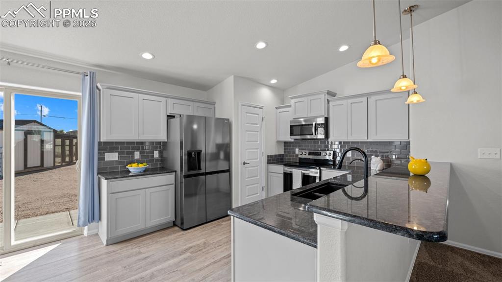 Image 9 of 35: Kitchen