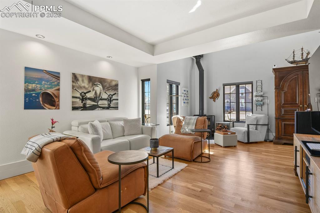 Image 10 of 50: Living Room