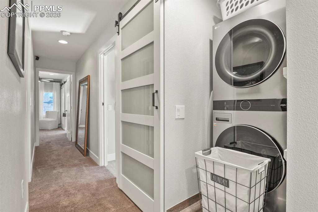 Image 33 of 50: Laundry