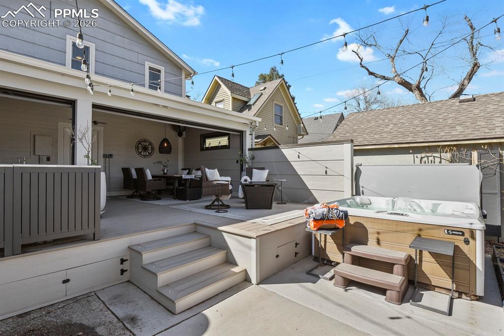 Image 40 of 50: Patio