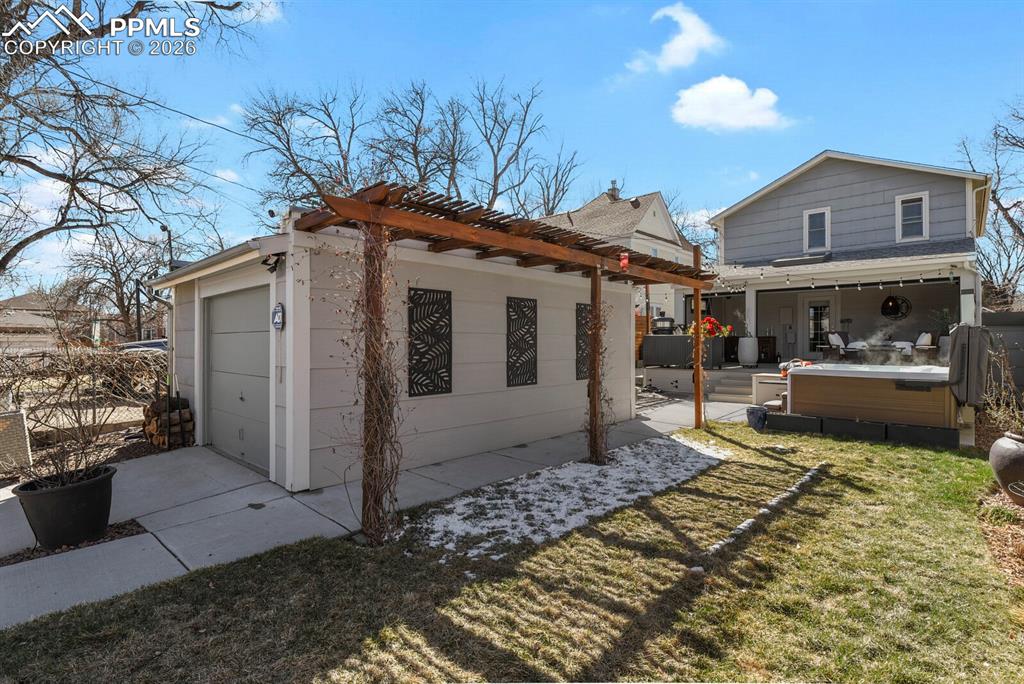 Image 42 of 50: Back of Structure