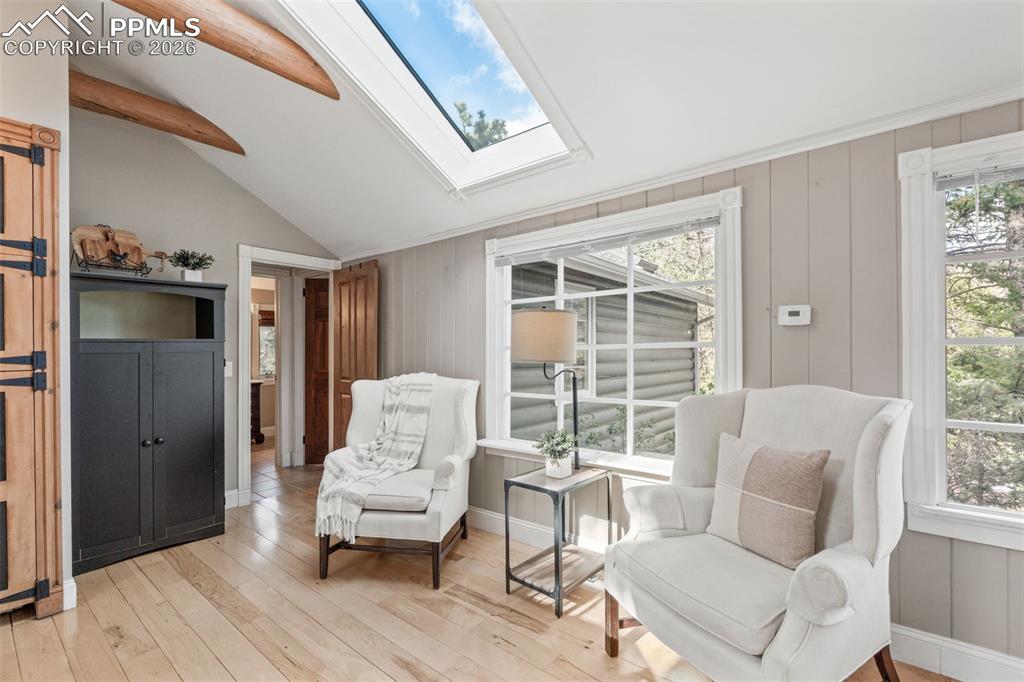 Image 15 of 50: Kitchen