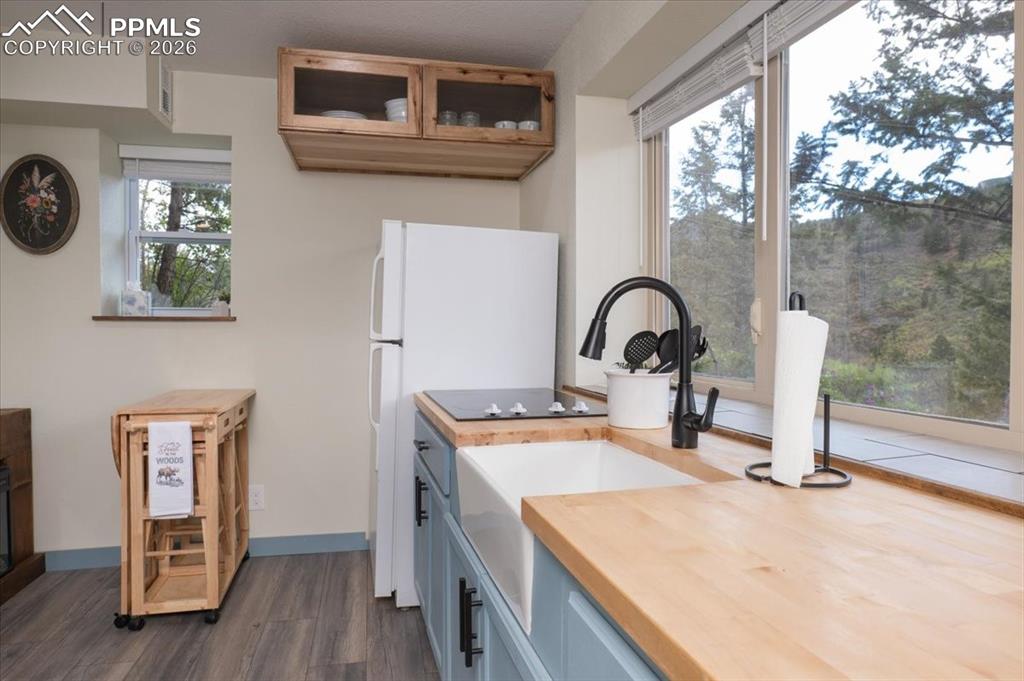 Image 40 of 50: Mud Room