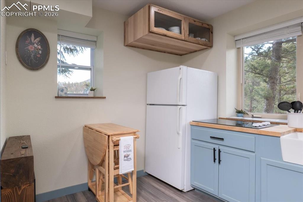 Image 41 of 50: Kitchen