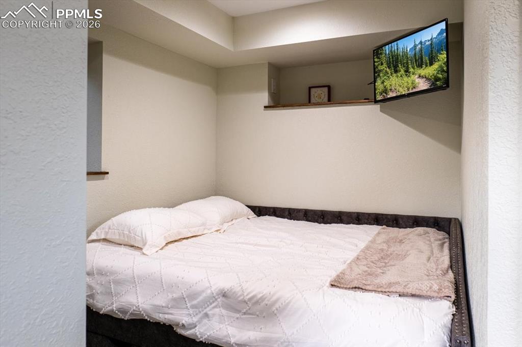 Image 42 of 50: Kitchen