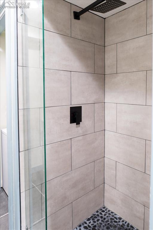 Image 44 of 50: Bathroom