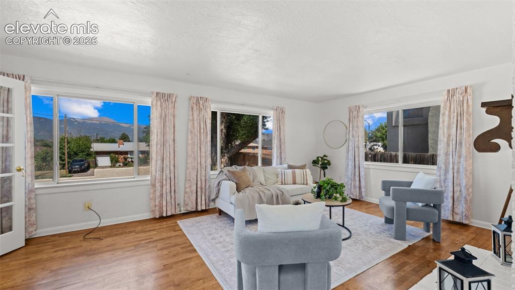 Image 11 of 42: Living Room