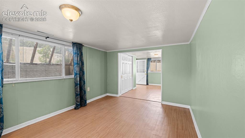 Image 24 of 42: Family Room