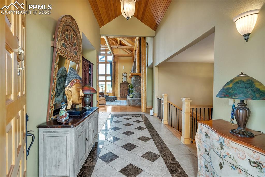 Image 9 of 50: Entry
