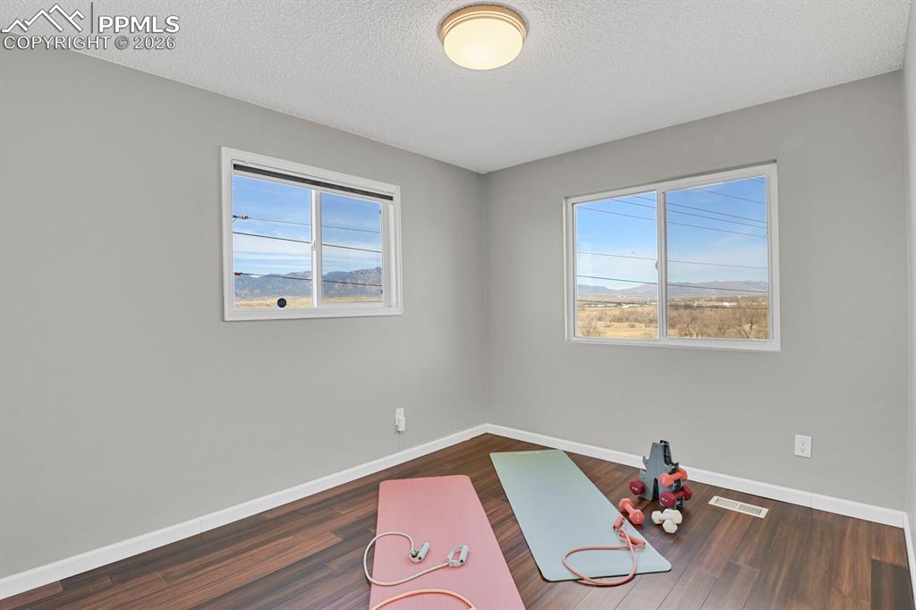 Image 16 of 47: Upper Level Bedroom #2