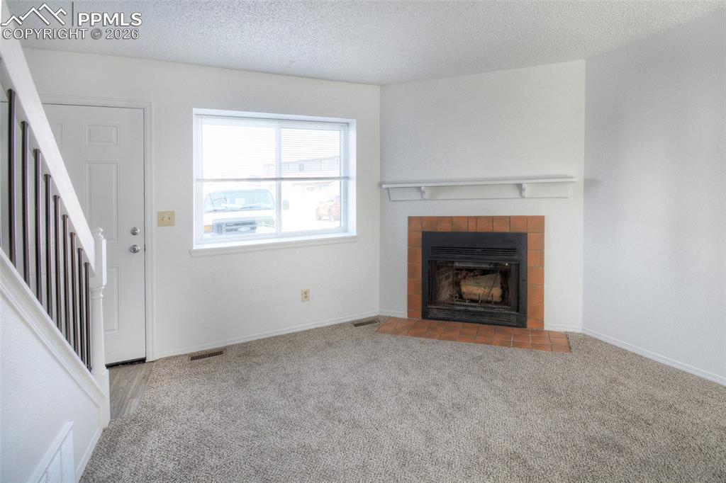 Image 3 of 14: Living Room