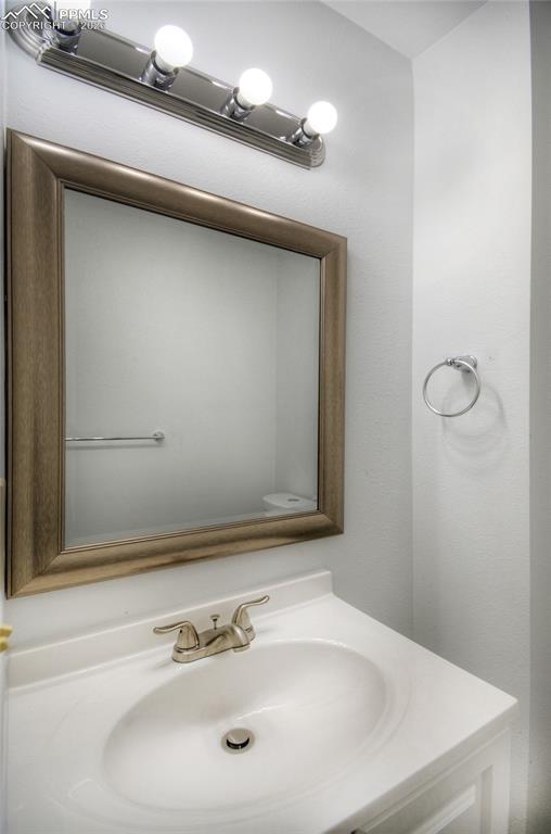 Image 8 of 14: Bathroom