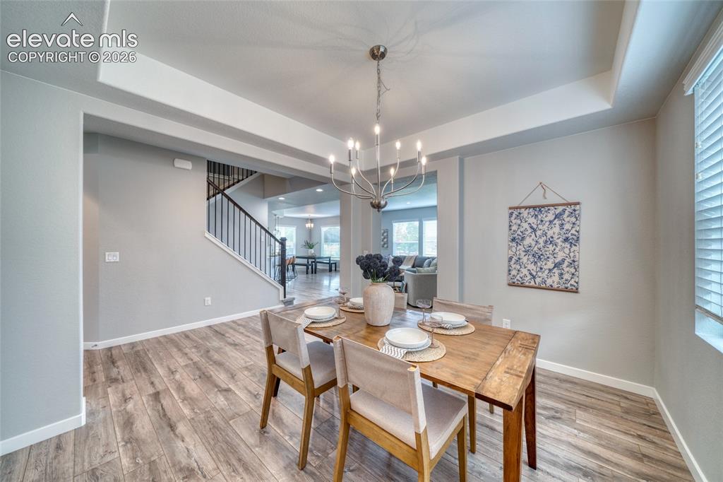 Image 11 of 50: Dining Area