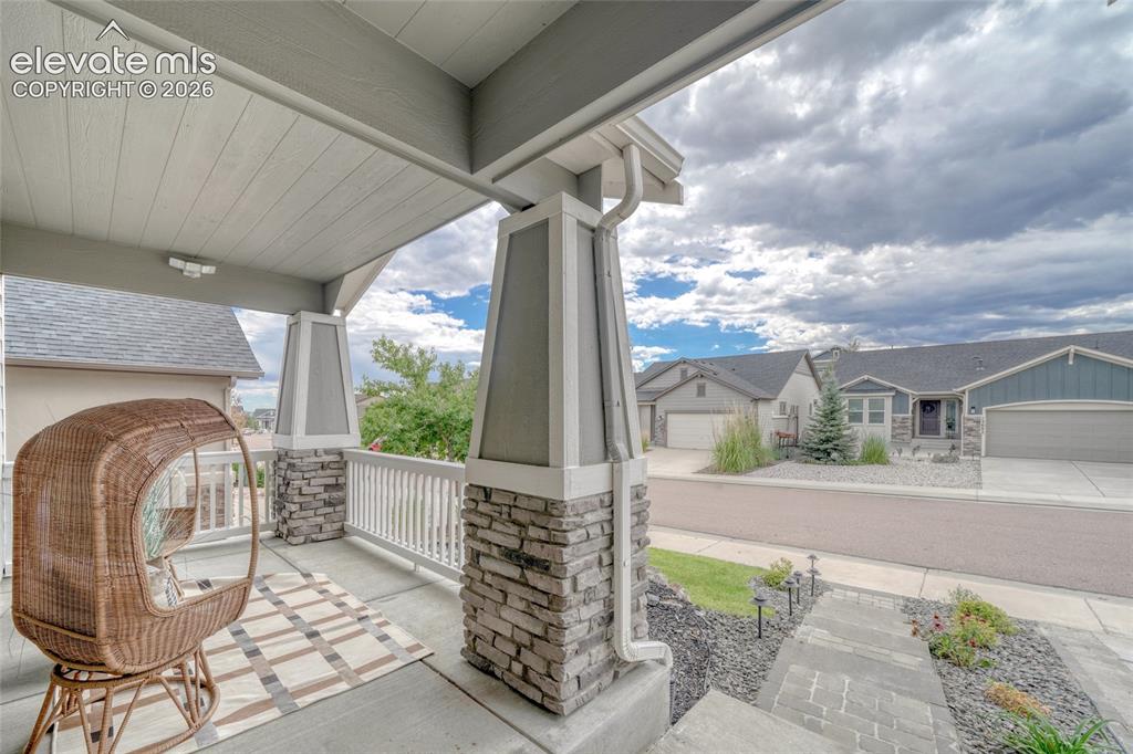 Image 9 of 50: Patio