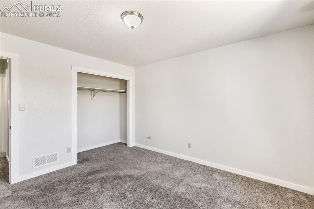 Image 34 of 49: Bedroom