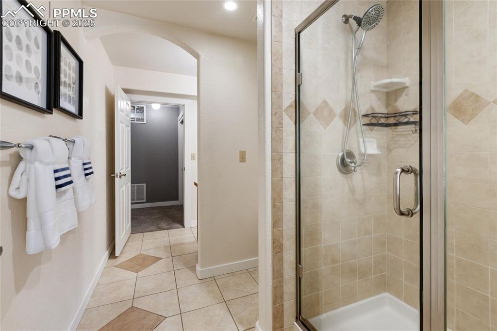 Image 42 of 49: Bathroom