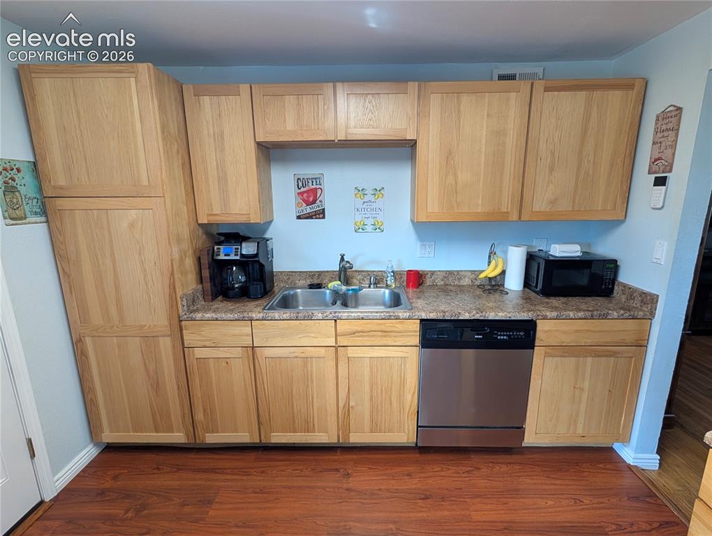 Image 3 of 20: Lots of Cabinetry and pantry storage