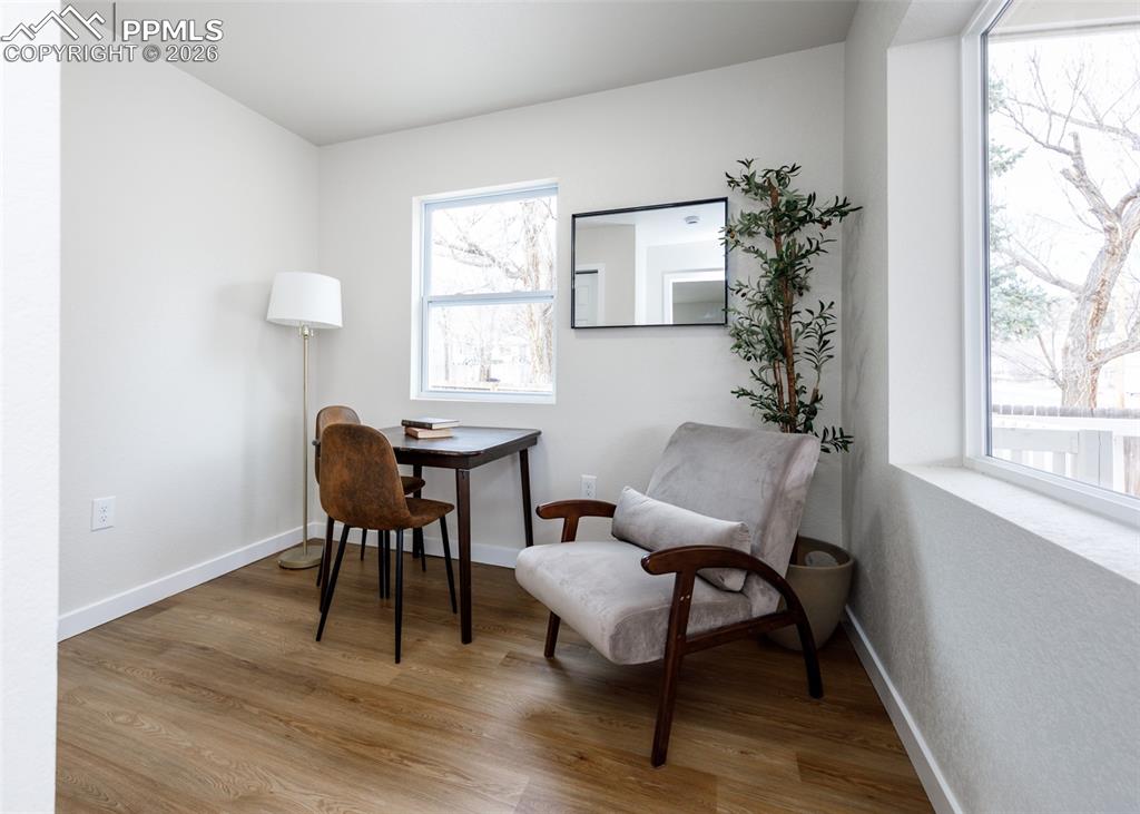 Image 20 of 50: Sitting Room