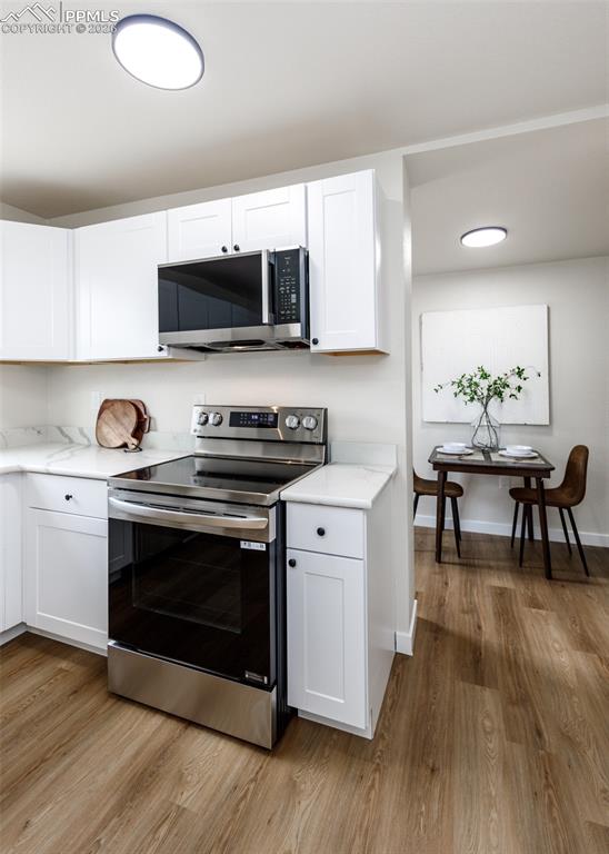 Image 27 of 50: Kitchen