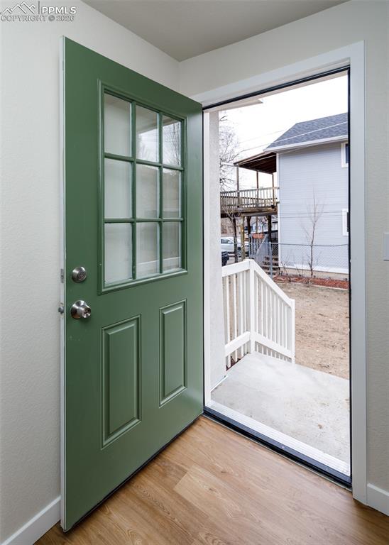 Image 30 of 50: Entry