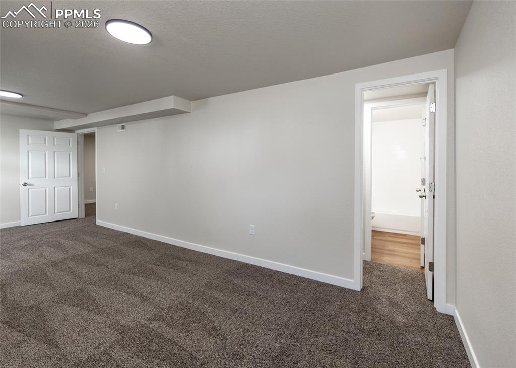 Image 39 of 50: Bedroom