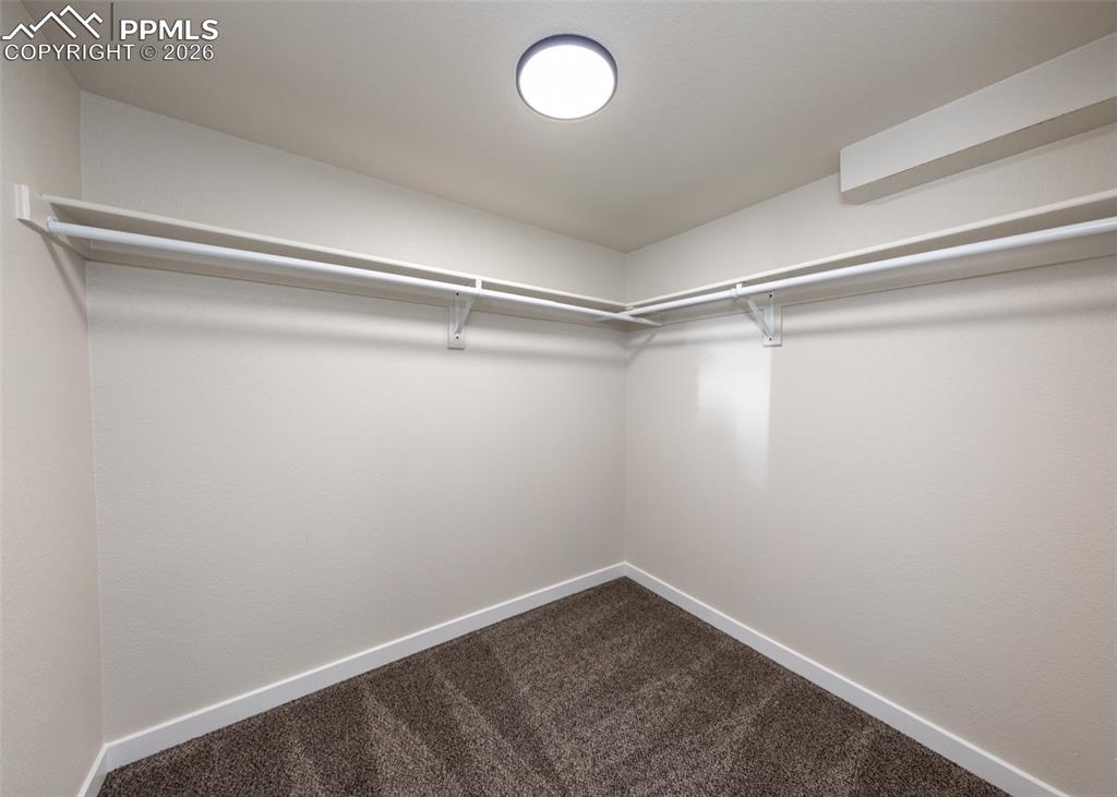 Image 42 of 50: Closet