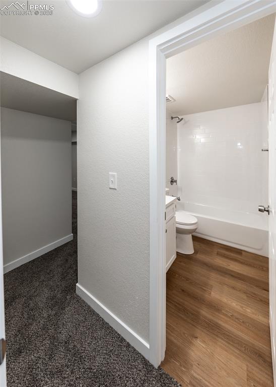 Image 43 of 50: Bathroom