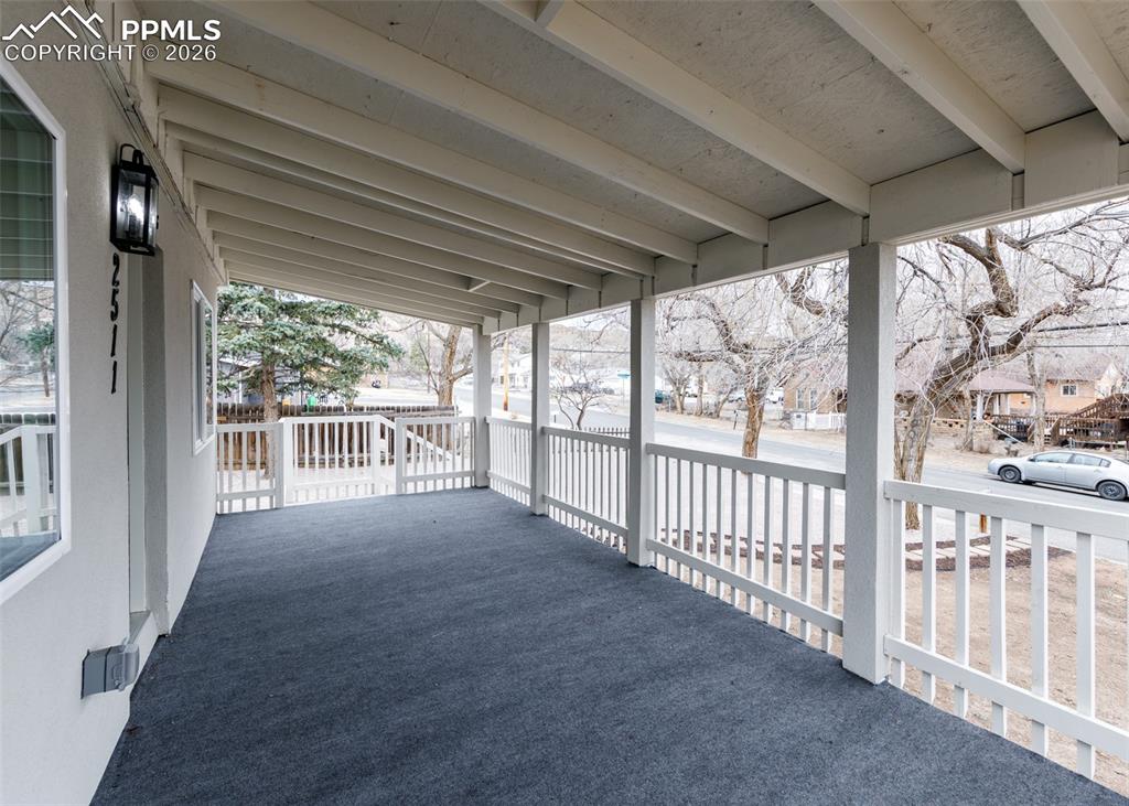 Image 5 of 50: Patio