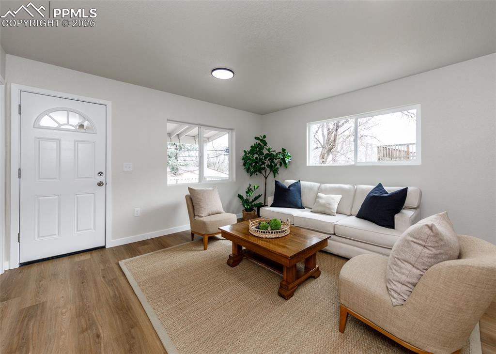 Image 9 of 50: Living Room