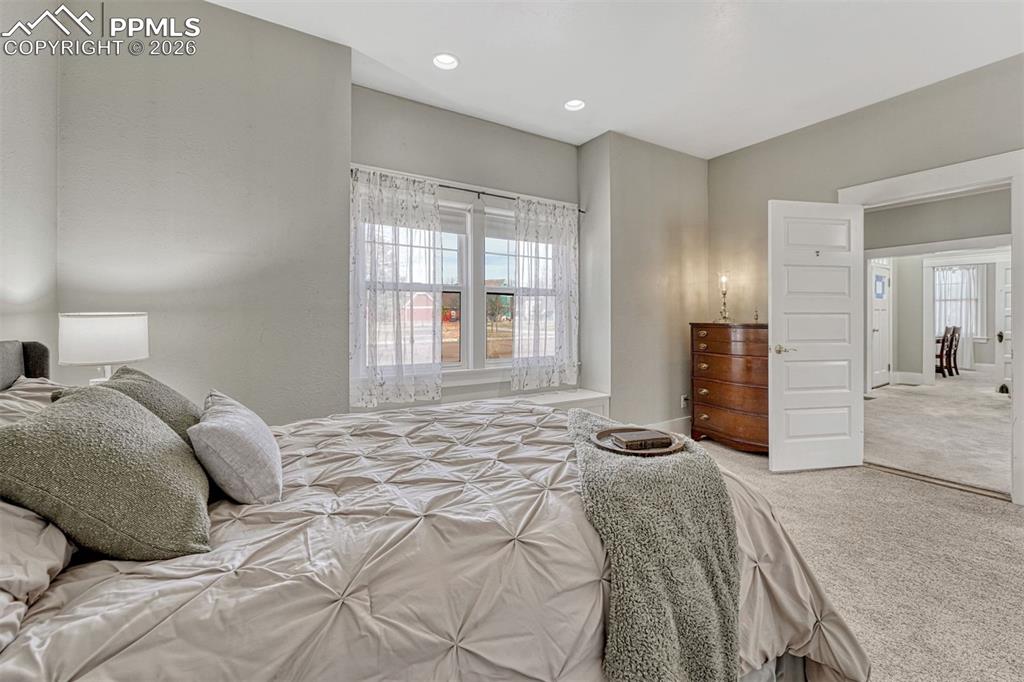 Image 16 of 46: Bedroom