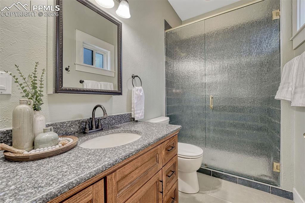 Image 19 of 46: Bathroom