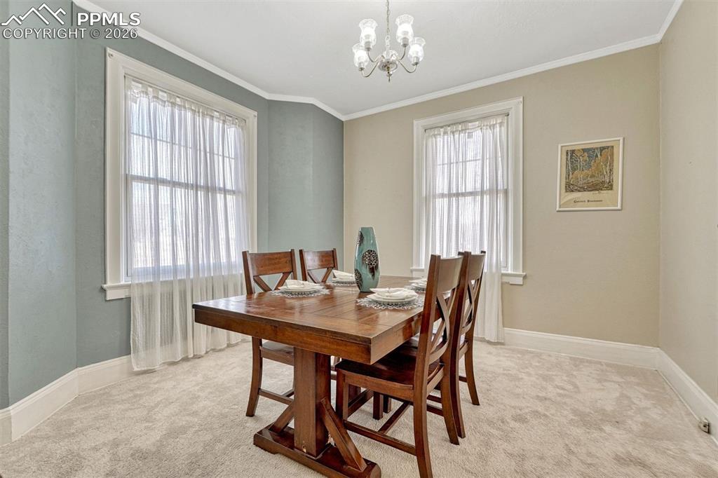 Image 4 of 46: Dining Area