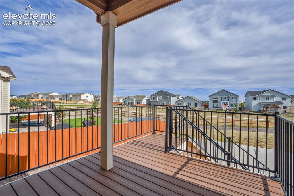 Image 26 of 32: Deck