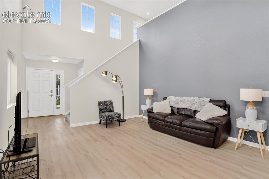 Image 15 of 40: Living Room